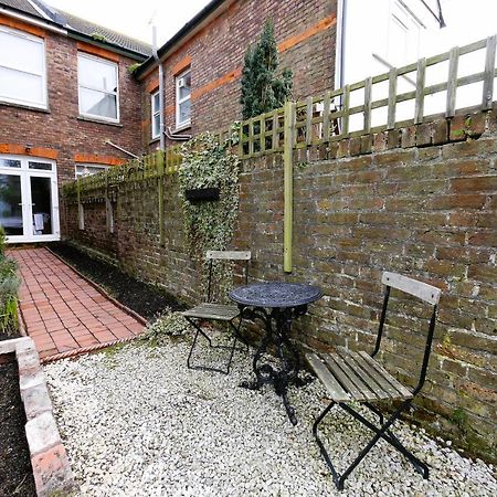 Quirky Spacious Ground Floor Victorian Garden Flat Worthing Bagian luar foto